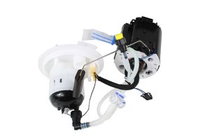Fuel pump in tank Land Rover Freelander 3.2 petrol LR038601