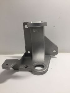 Air suspension pump bracket Discovery 3 & Range Rover Sport RQU50064