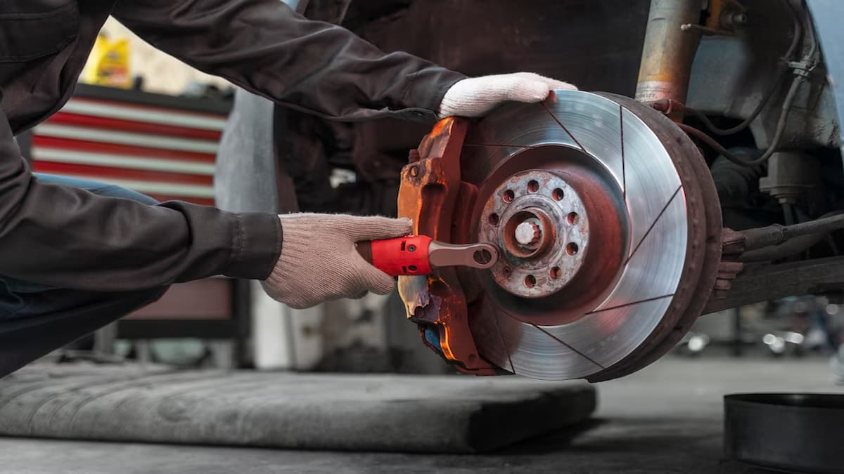 Tips from experts on how to save money on Land Rover parts for people who own Land Rovers